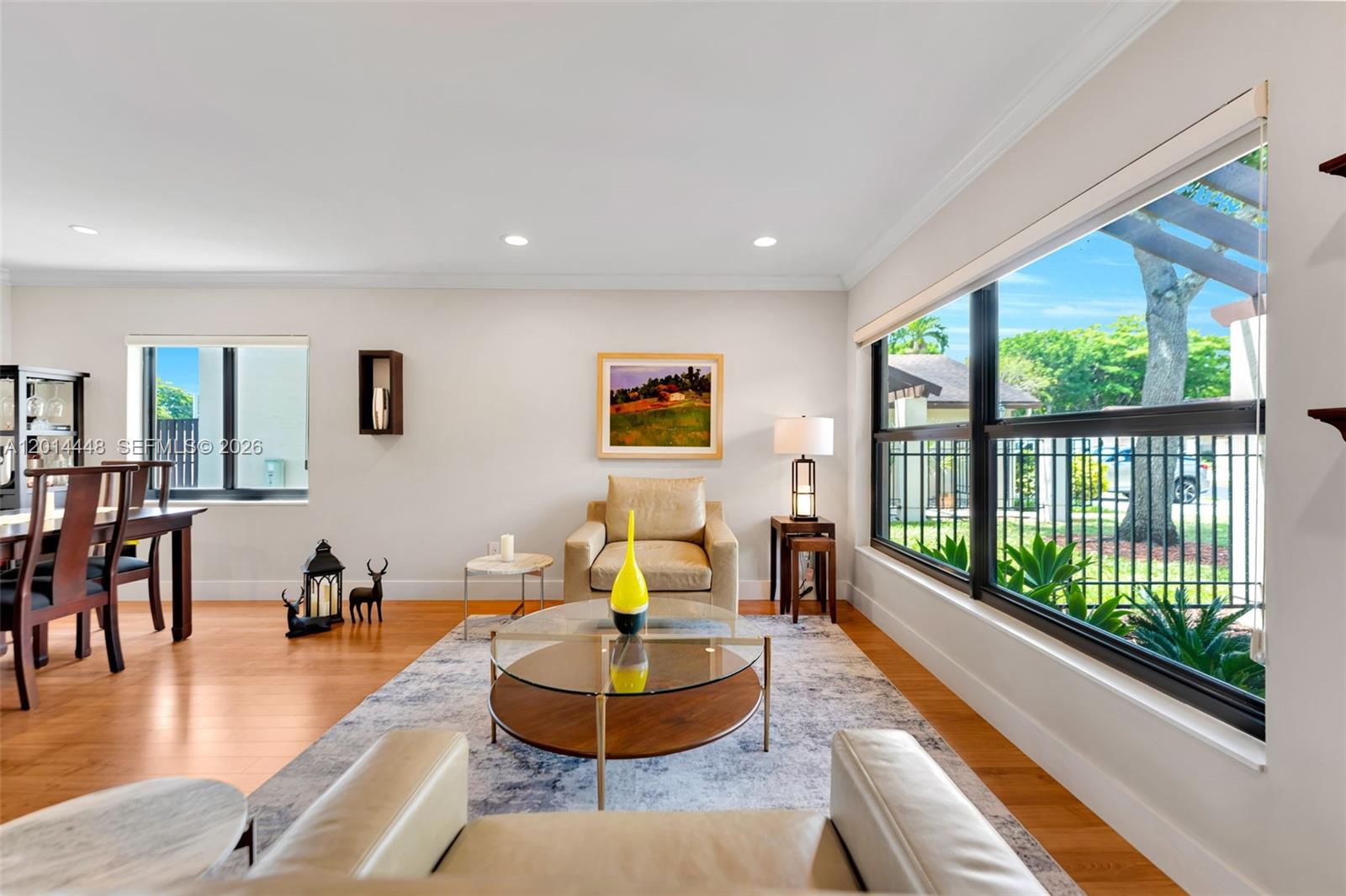 VALENCIA TOWNHOMES - Residential