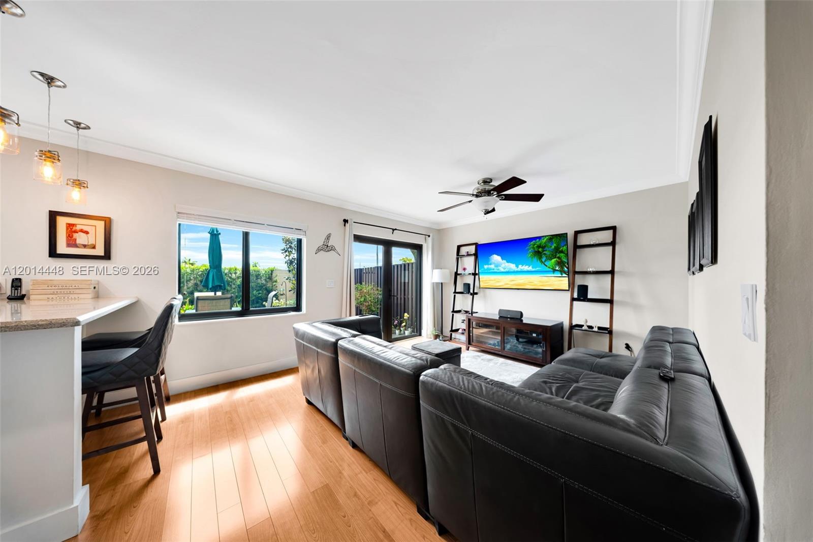 VALENCIA TOWNHOMES - Residential