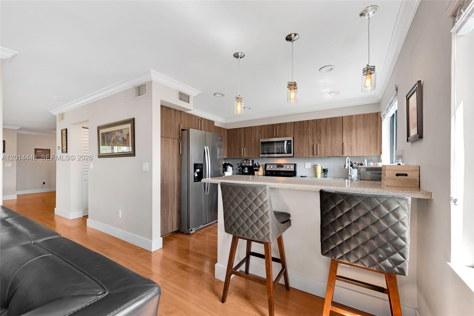 VALENCIA TOWNHOMES - Residential