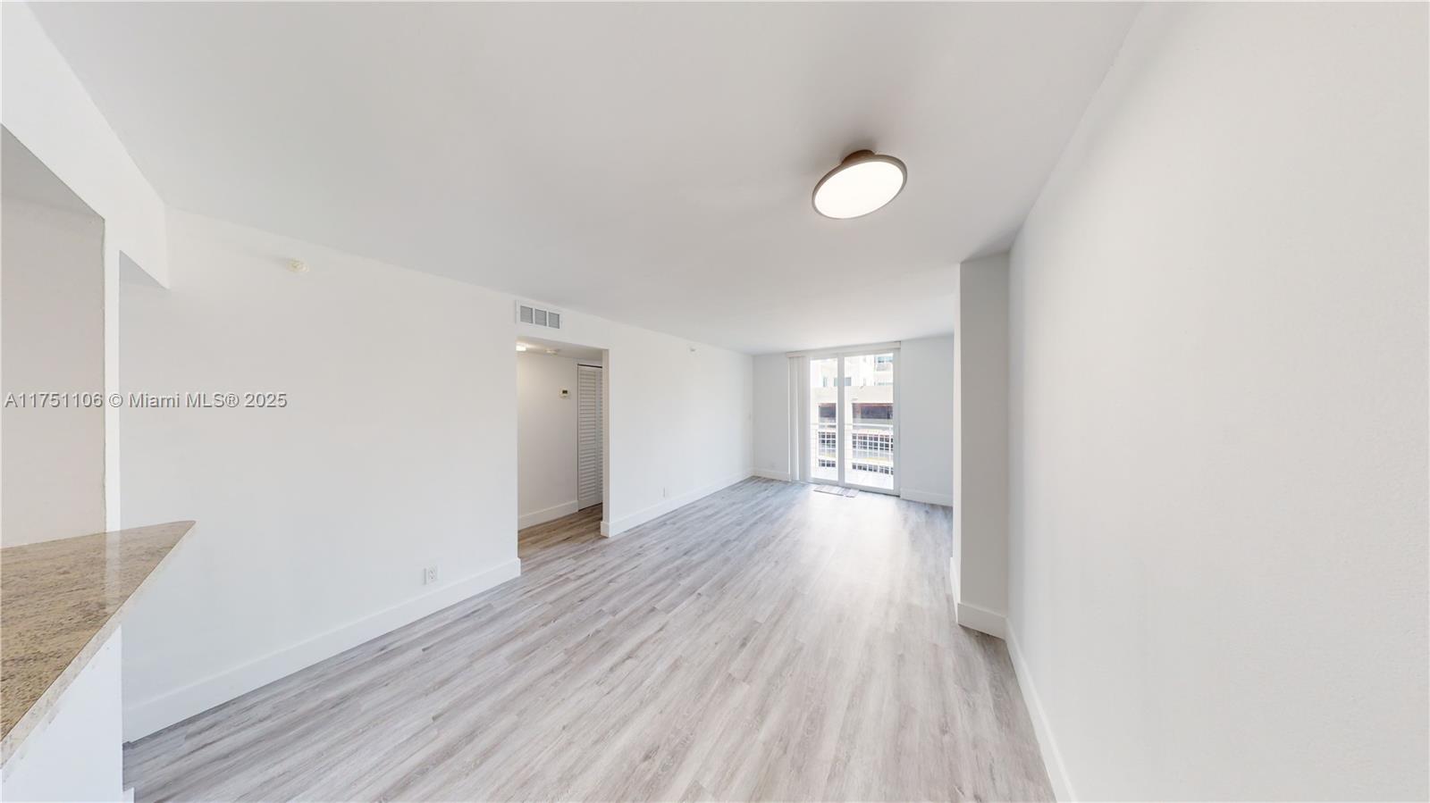 RIOPLAZA CONDOMINIUM NORT - Residential
