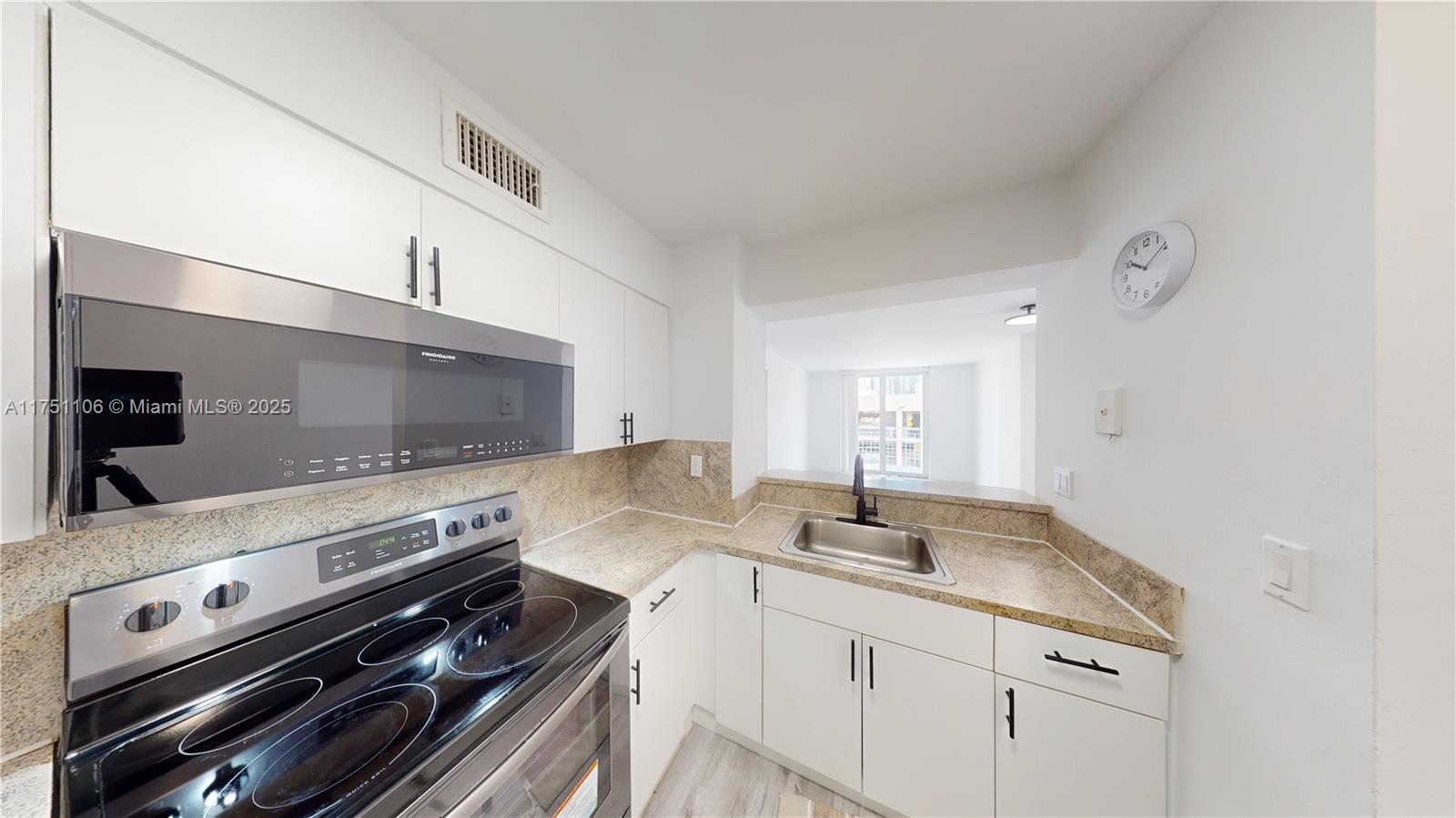 RIOPLAZA CONDOMINIUM NORT - Residential
