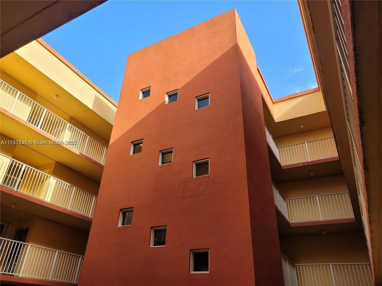 RIOPLAZA CONDOMINIUM NORT - Residential
