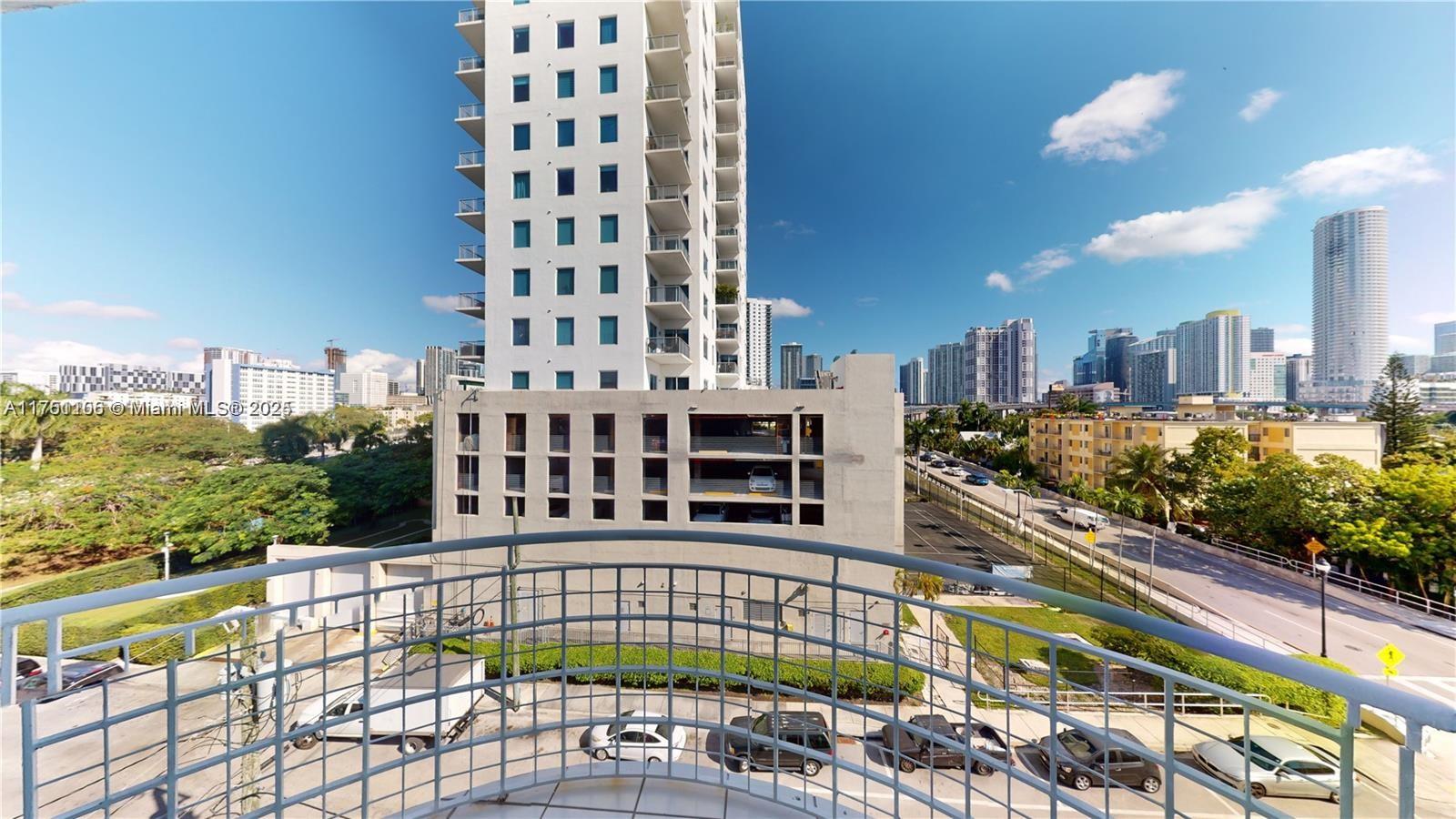 RIOPLAZA CONDOMINIUM NORT - Residential