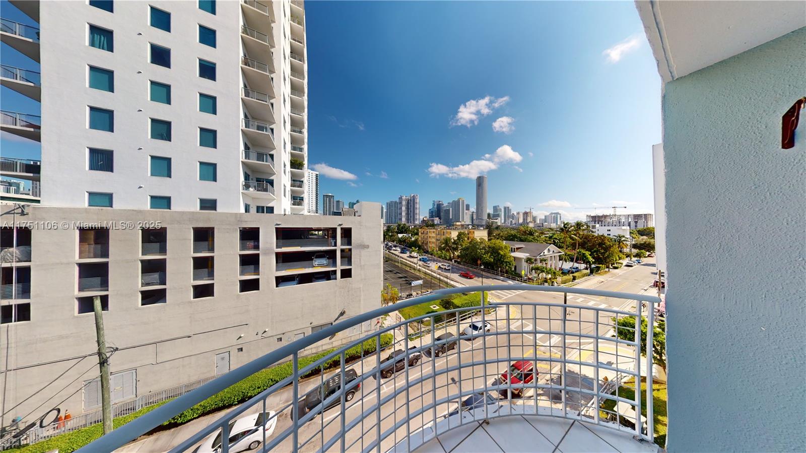 RIOPLAZA CONDOMINIUM NORT - Residential