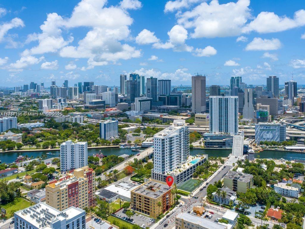 RIOPLAZA CONDOMINIUM NORT - Residential