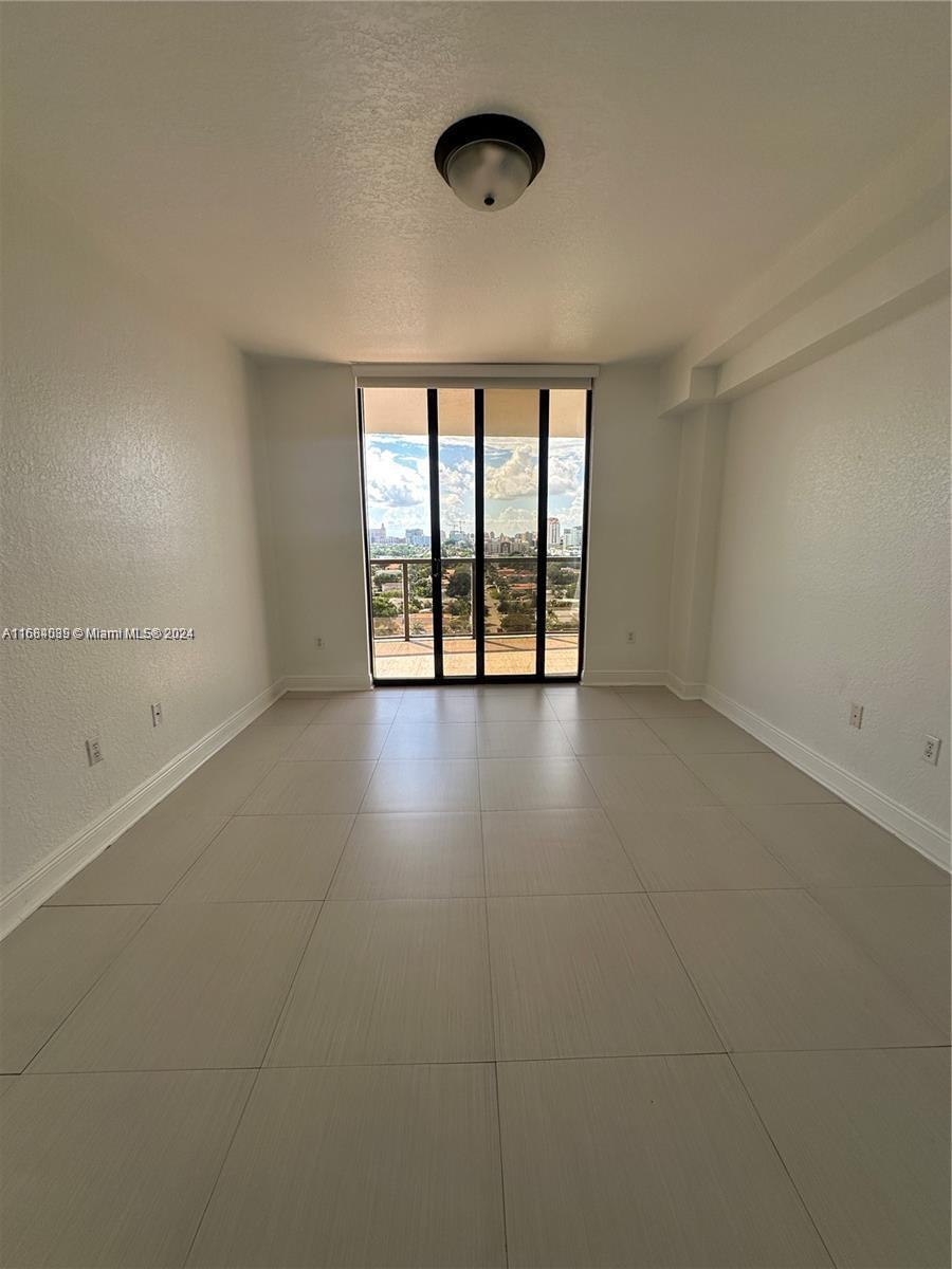 THE LUXOR RESIDENCES COND - Residential