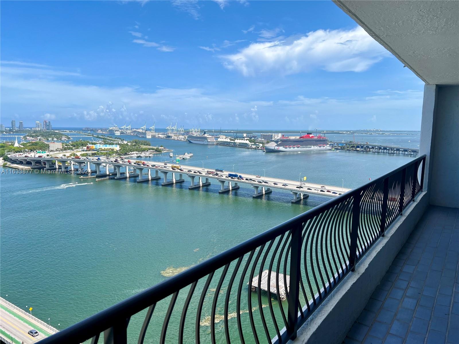 555 NE 15th St 28B