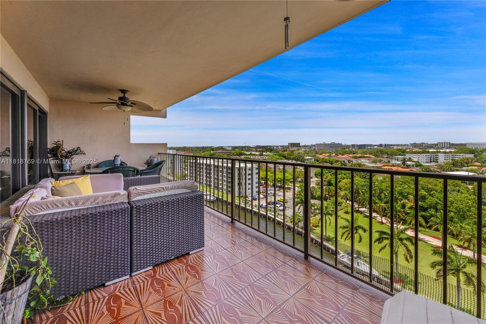 CRICKET CLUB CONDO - Residential