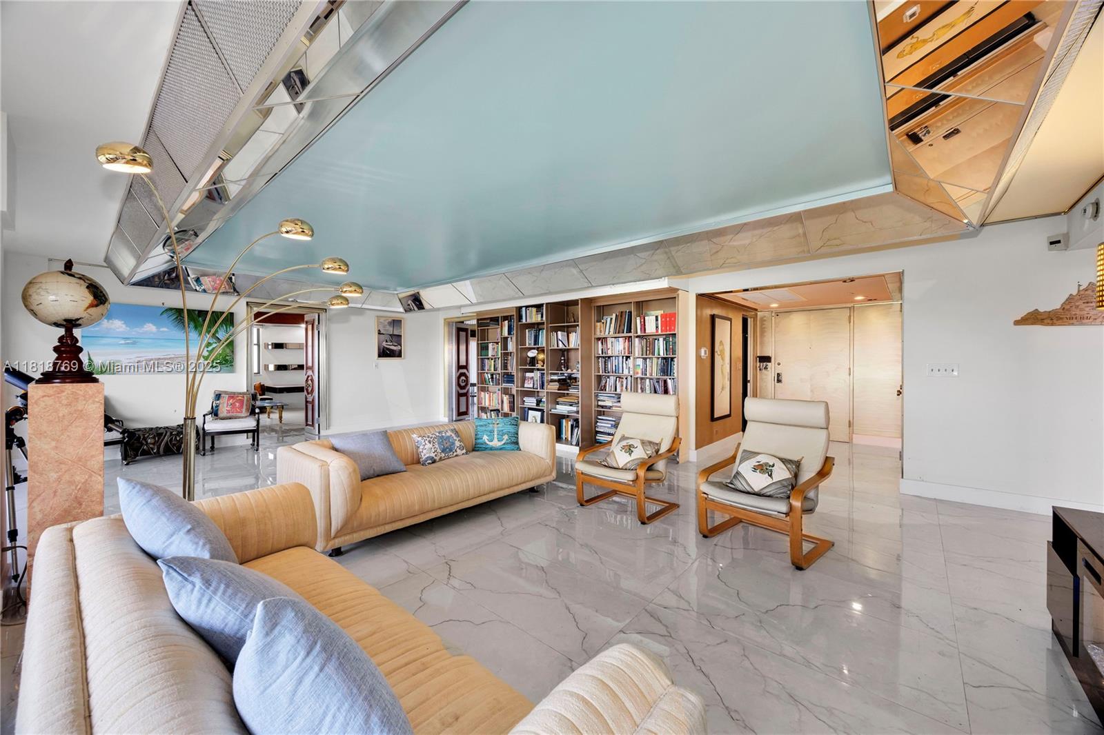 CRICKET CLUB CONDO - Residential