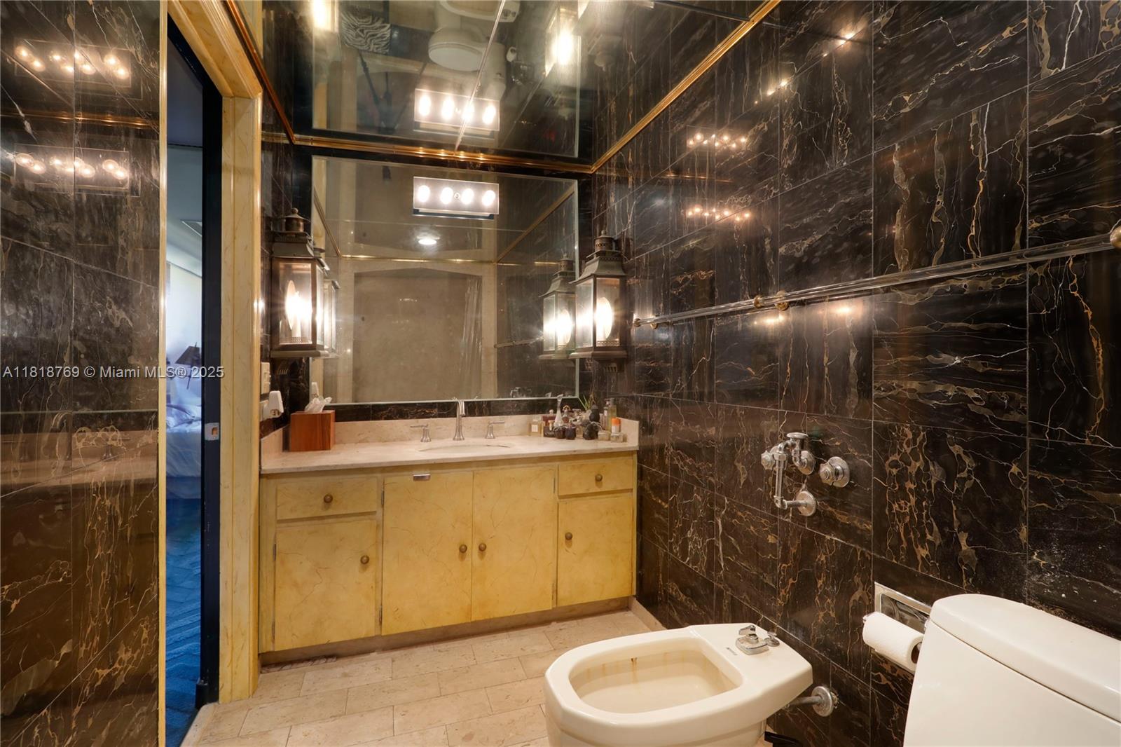 CRICKET CLUB CONDO - Residential