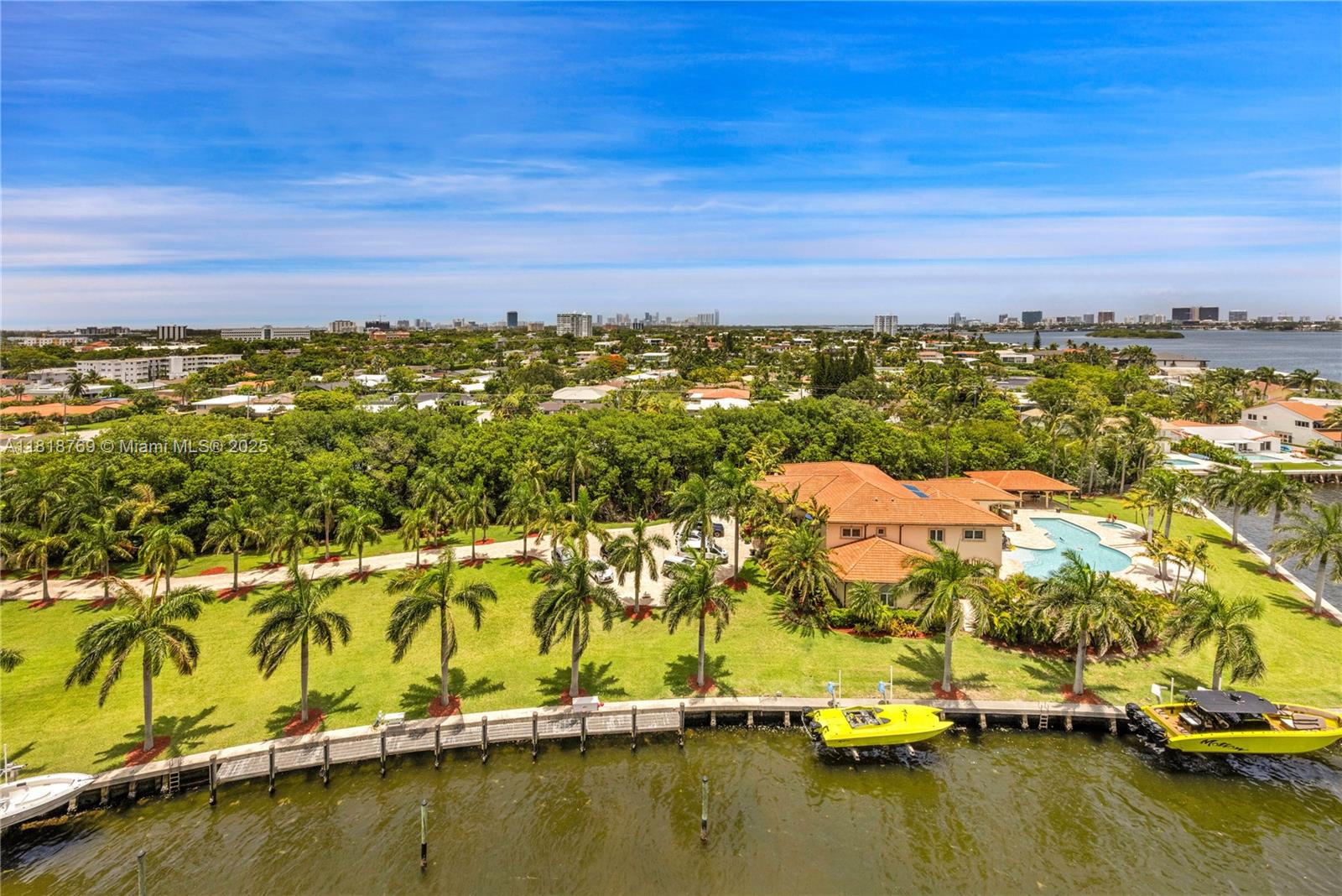 CRICKET CLUB CONDO - Residential