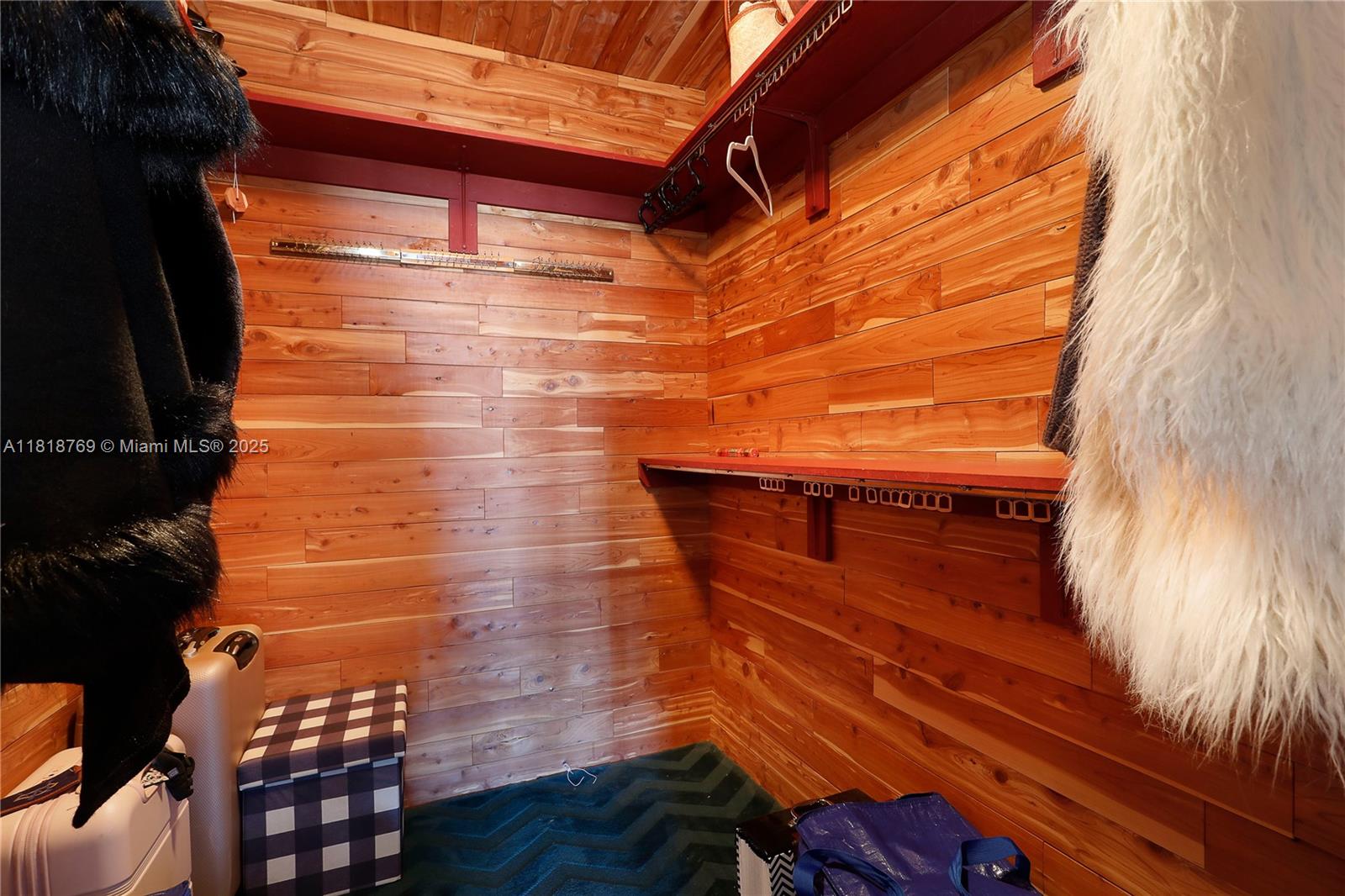 CRICKET CLUB CONDO - Residential