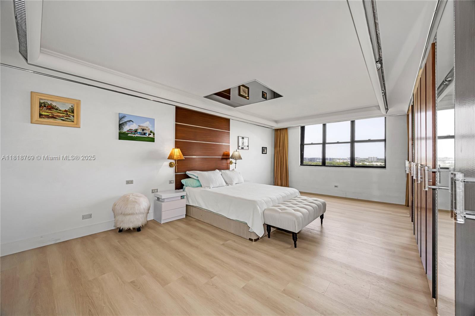 CRICKET CLUB CONDO - Residential