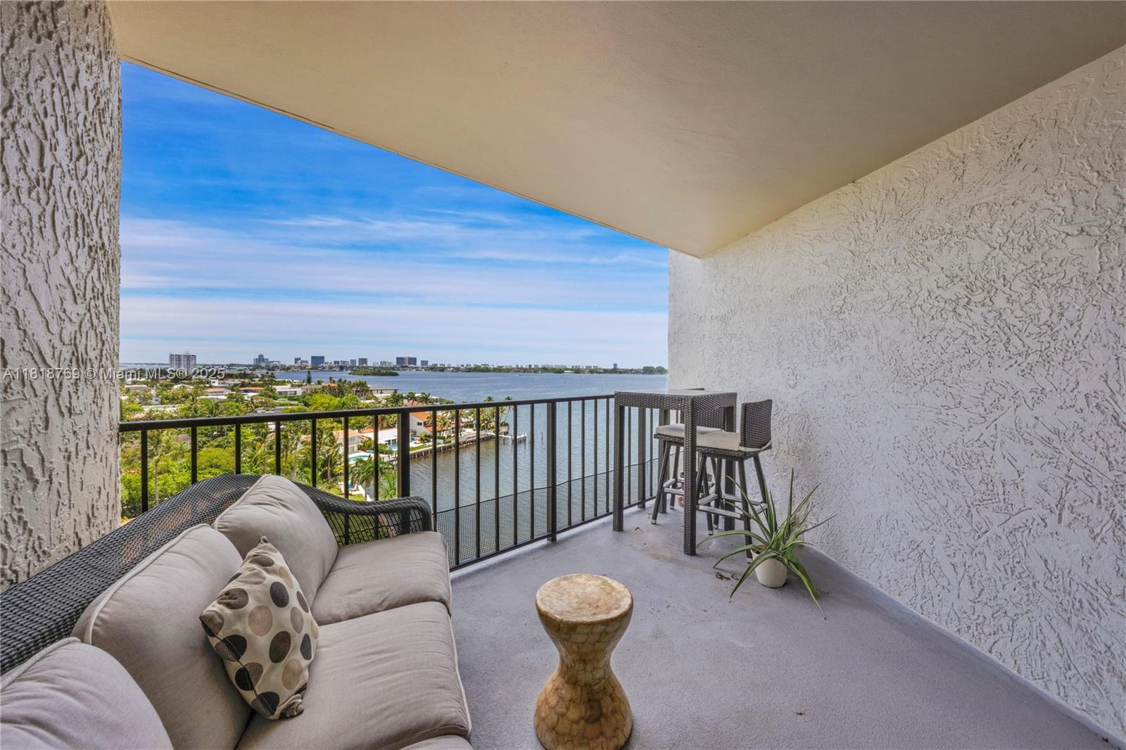 CRICKET CLUB CONDO - Residential