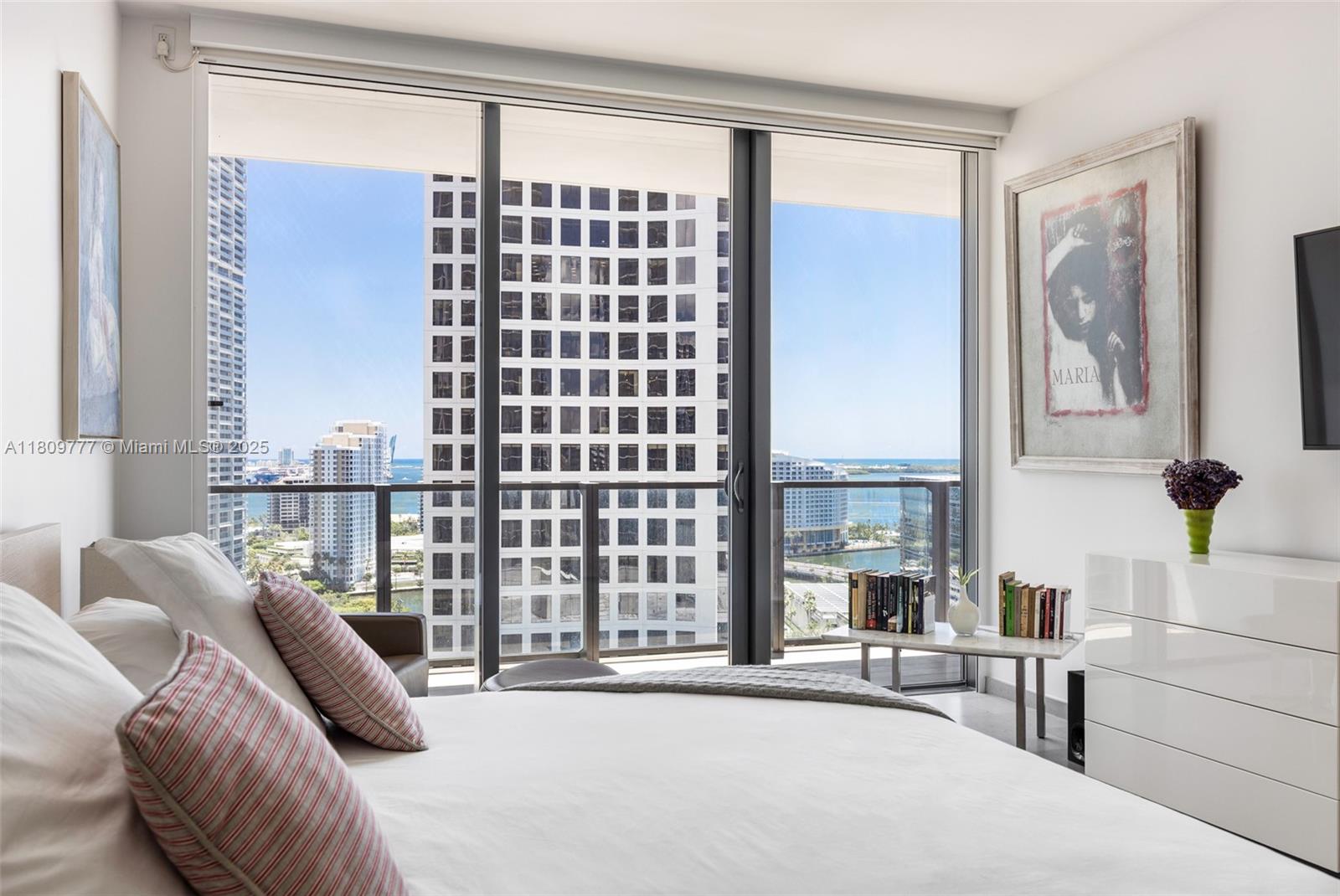 REACH CONDO - Residential