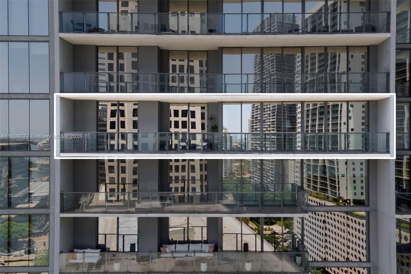 REACH CONDO - Residential