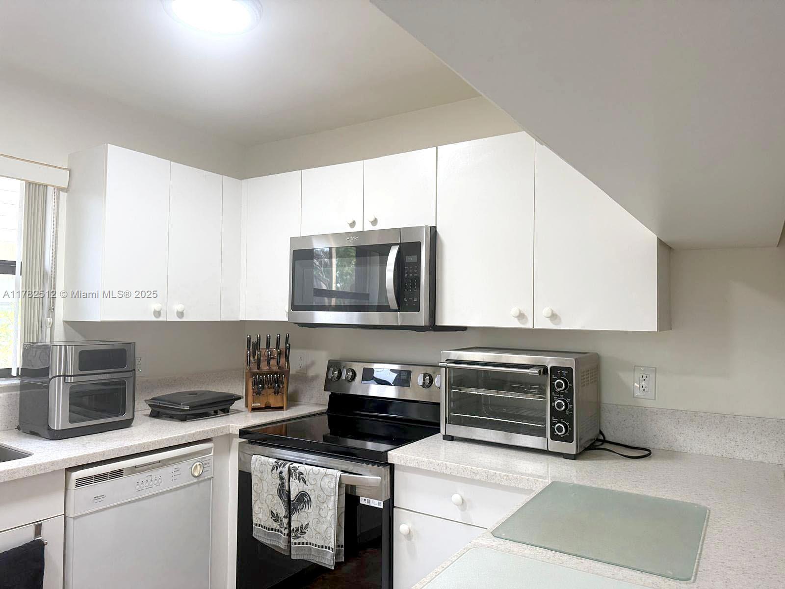 Property for Sale at 14240 Sw 94th Cir Ln 103-32, Miami, Broward County, Florida - Bedrooms: 2 
Bathrooms: 3  - $380,000