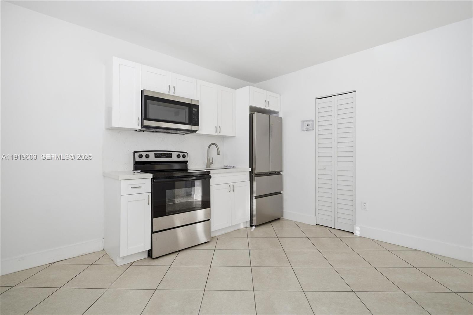 10 54 41 .25AC UNDIV 1/2 - Residential Lease