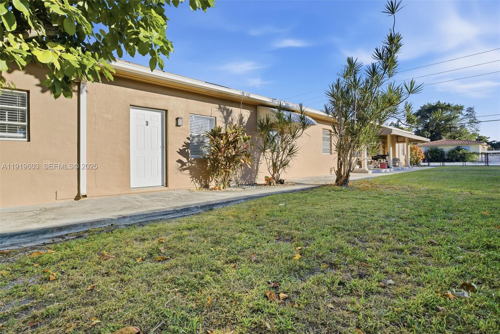 10 54 41 .25AC UNDIV 1/2 - Residential Lease