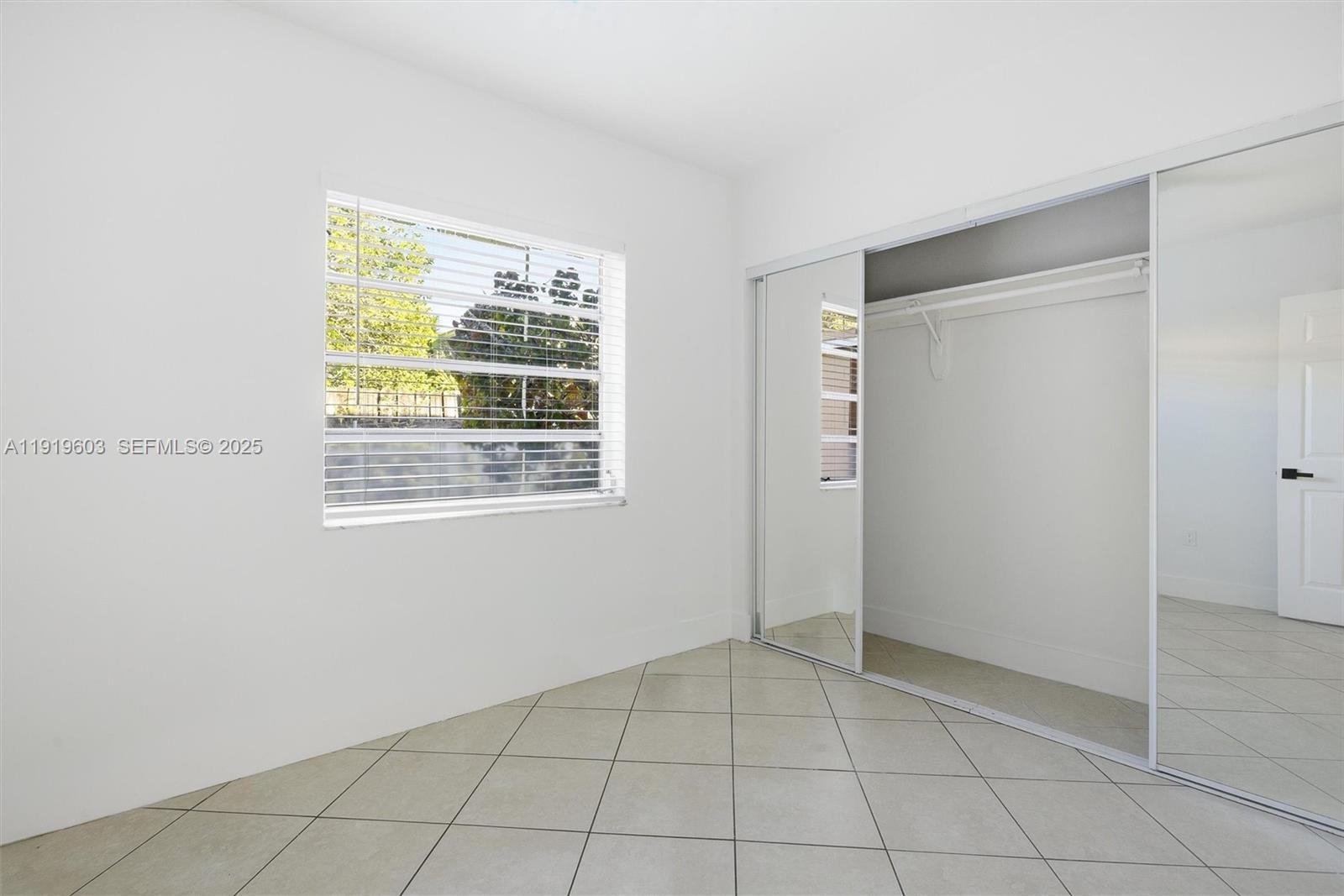 10 54 41 .25AC UNDIV 1/2 - Residential Lease