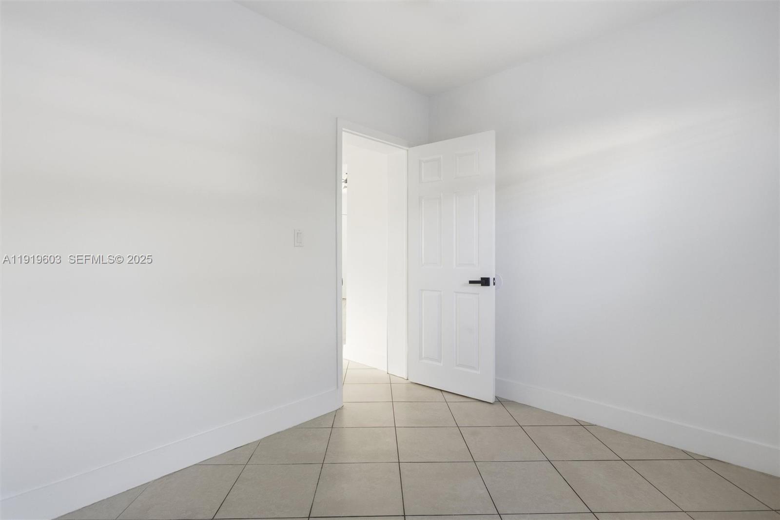 10 54 41 .25AC UNDIV 1/2 - Residential Lease