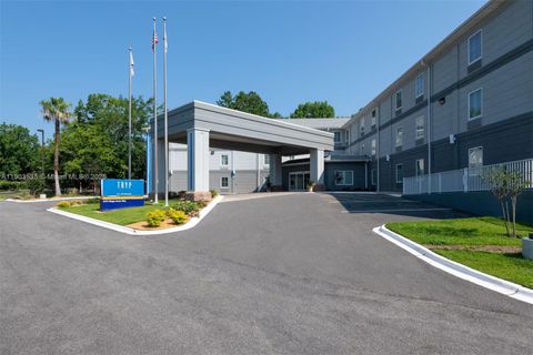 1978 Village Green Way Tallahassee FL 32308