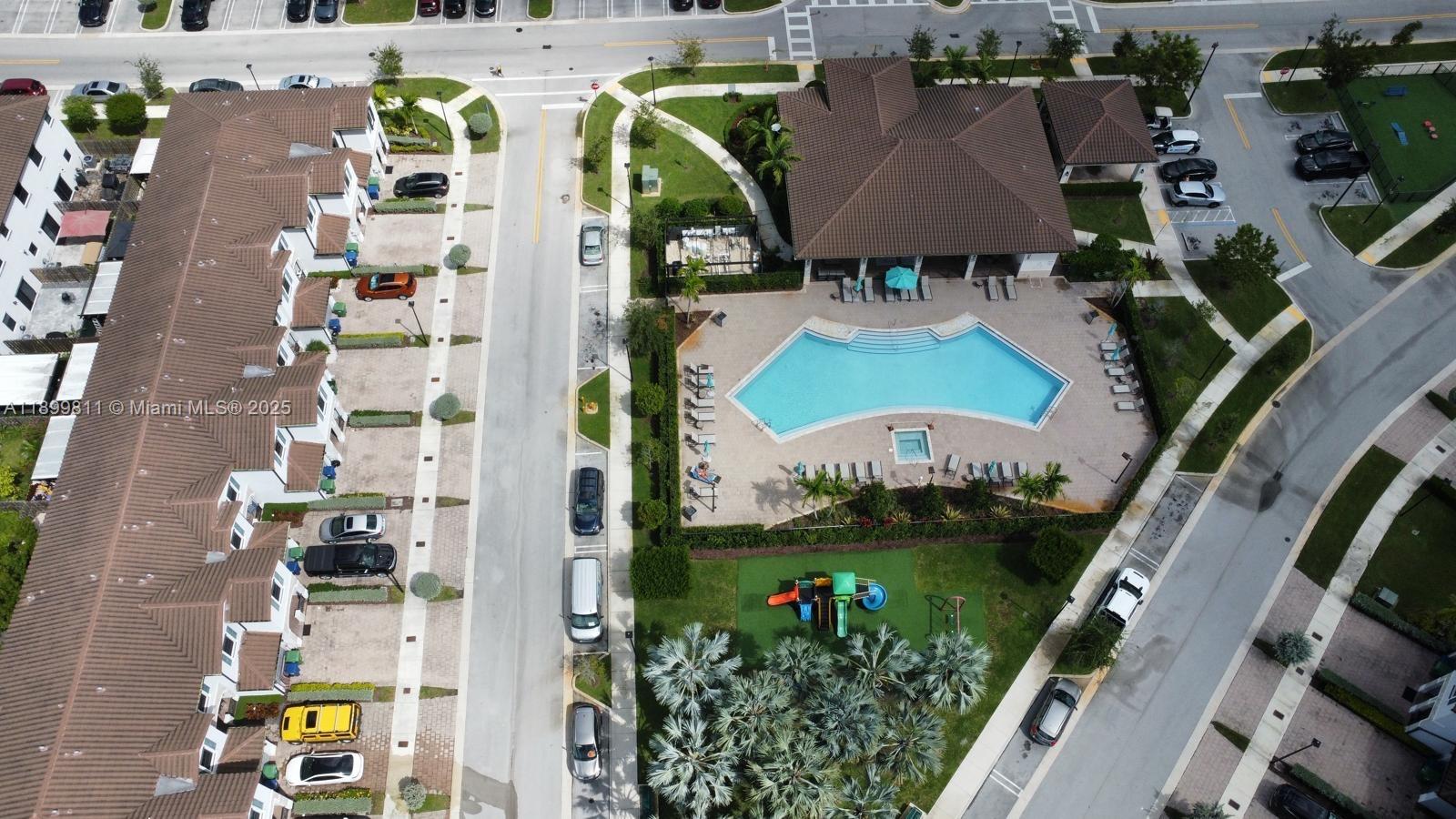COCO PALM VILLAS - Residential