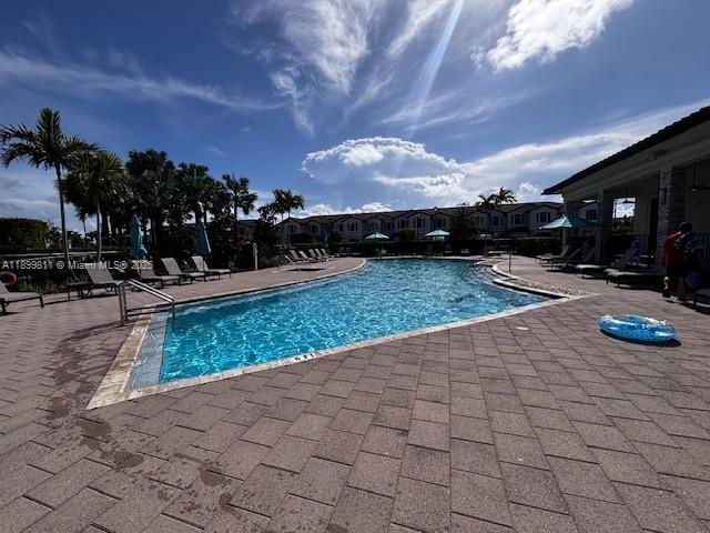 COCO PALM VILLAS - Residential