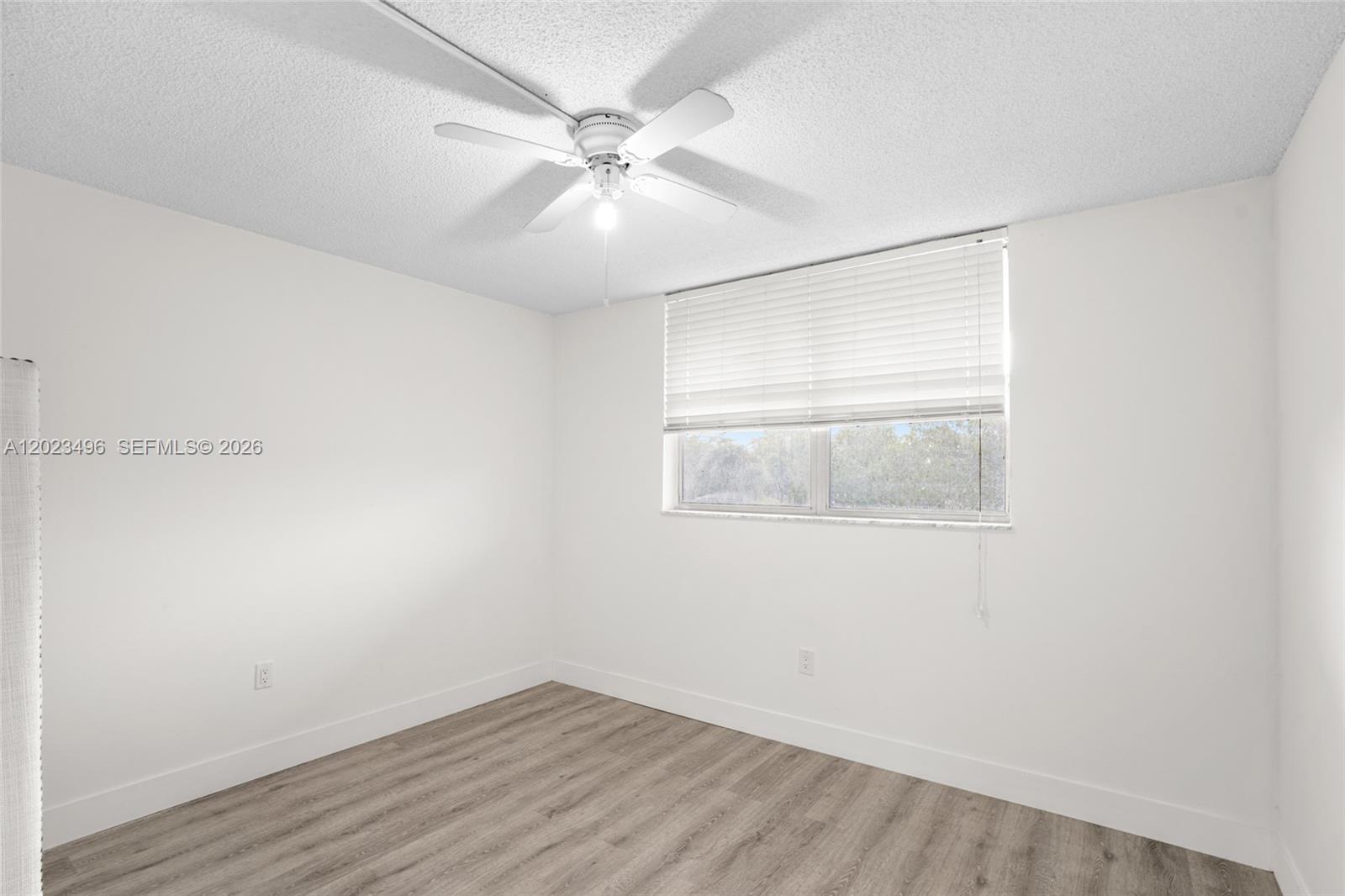 LIME BAY CONDOMINIUM 5 - Residential