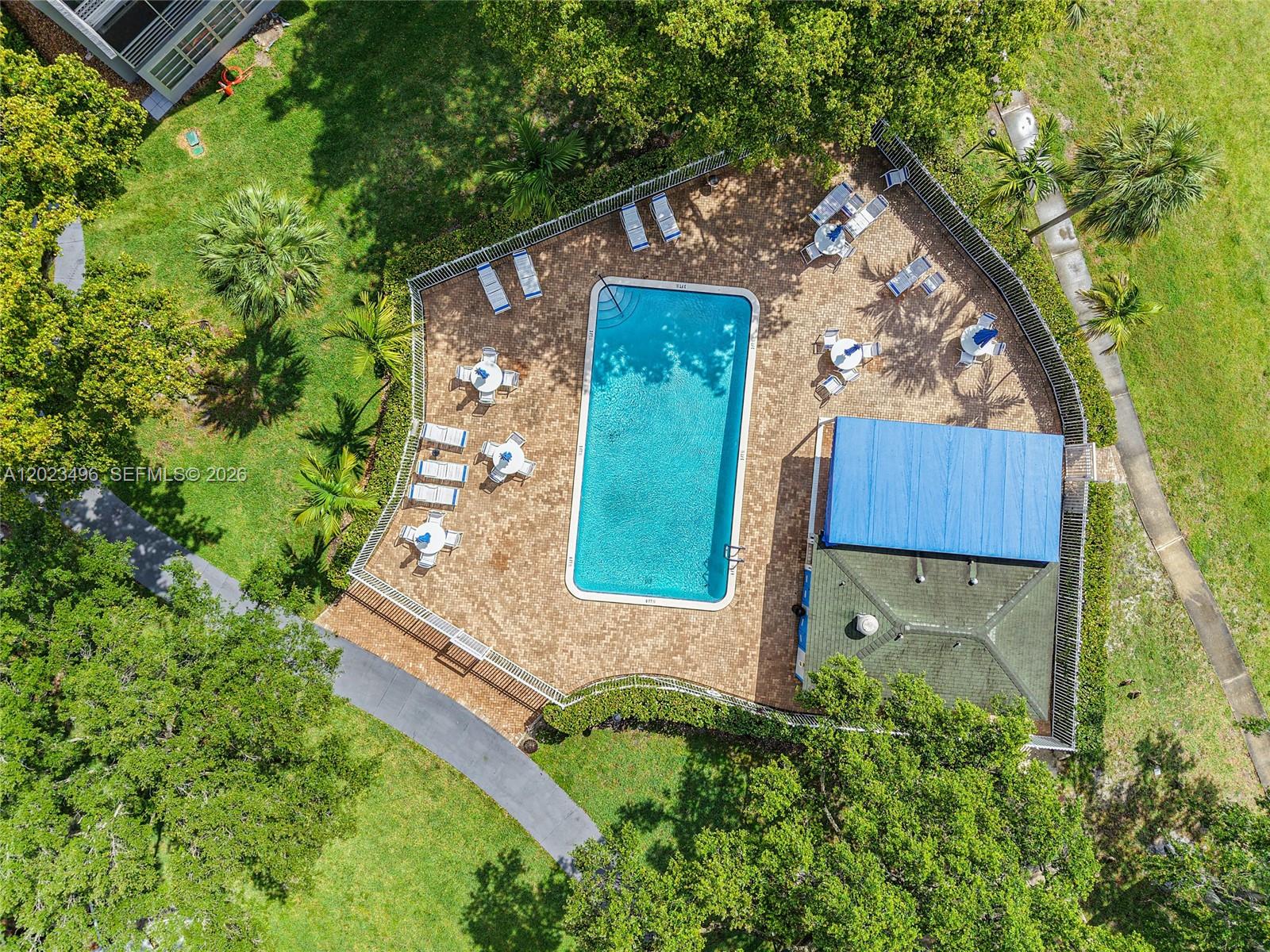 LIME BAY CONDOMINIUM 5 - Residential