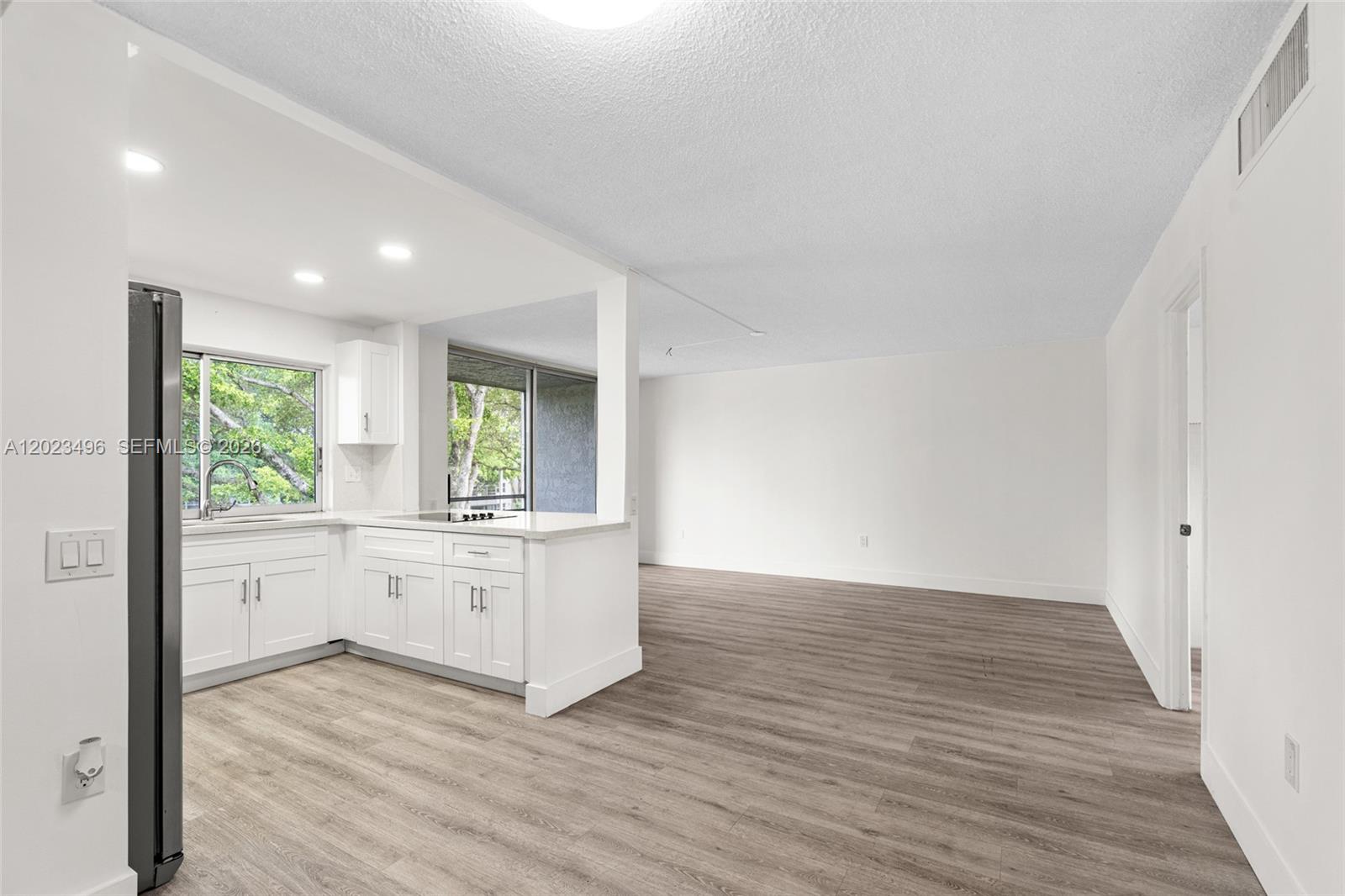LIME BAY CONDOMINIUM 5 - Residential