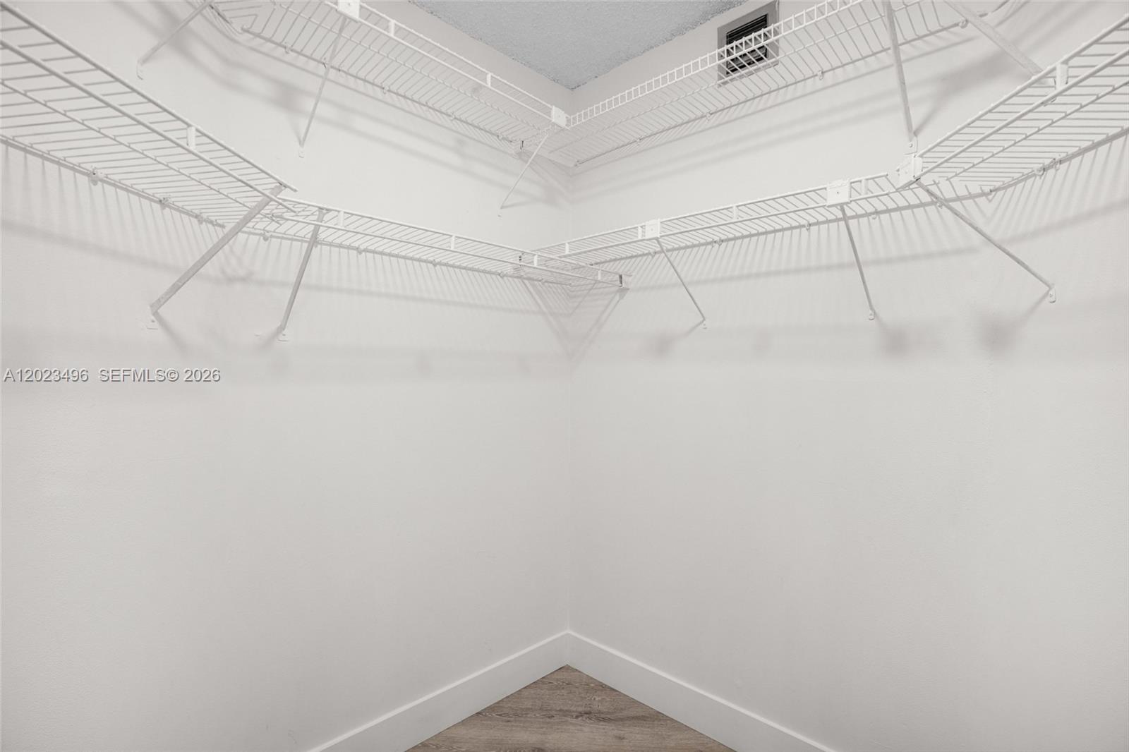 LIME BAY CONDOMINIUM 5 - Residential