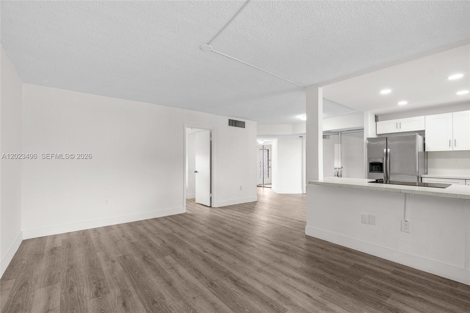 LIME BAY CONDOMINIUM 5 - Residential