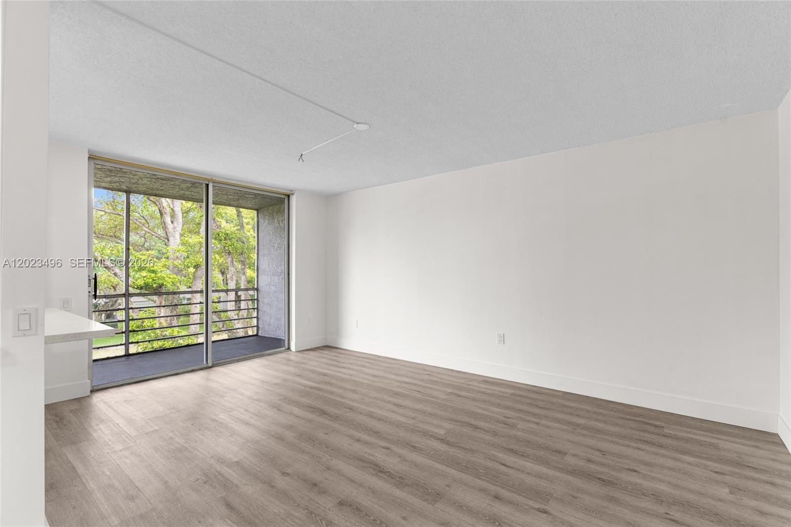 LIME BAY CONDOMINIUM 5 - Residential