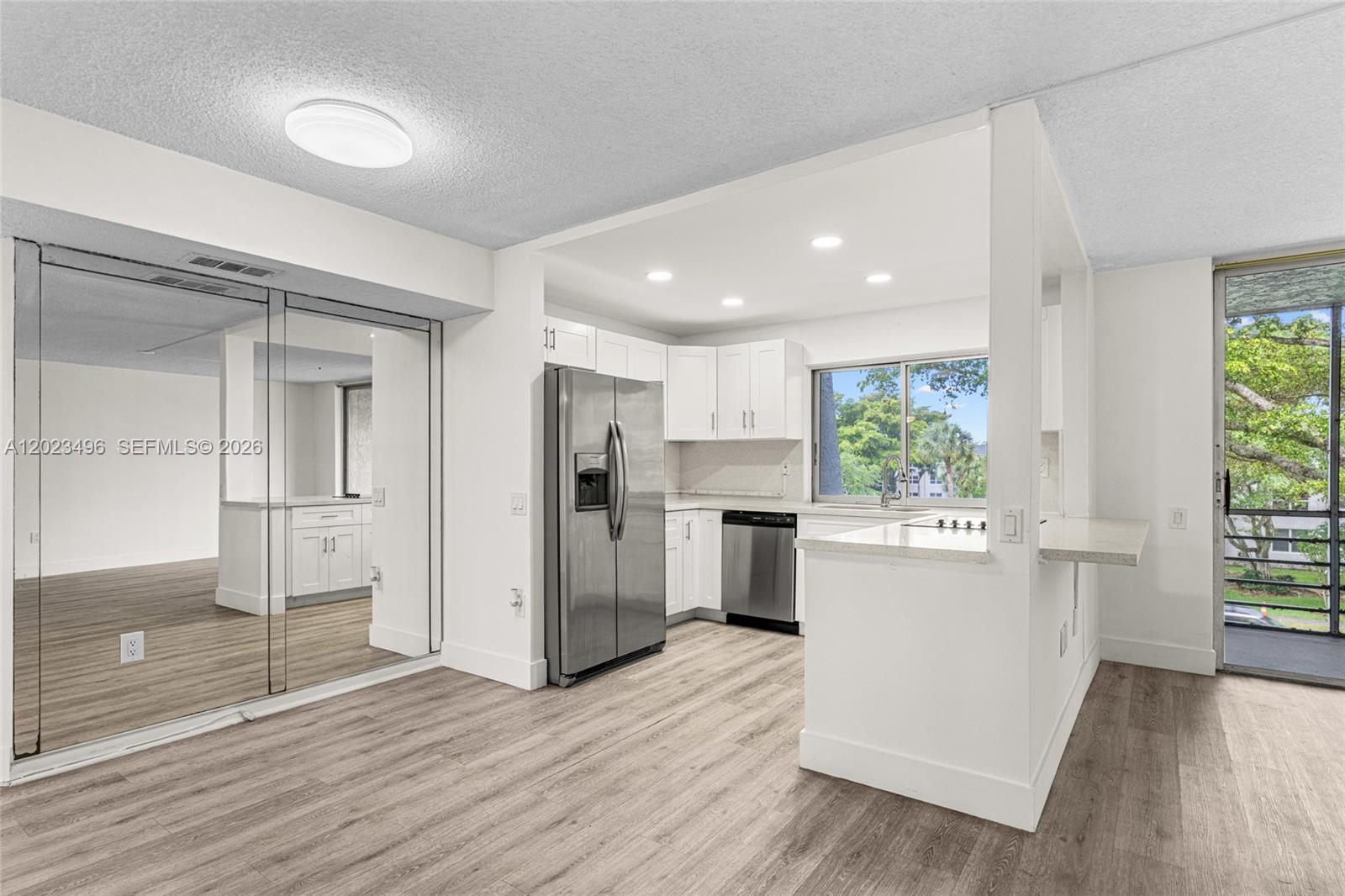 LIME BAY CONDOMINIUM 5 - Residential
