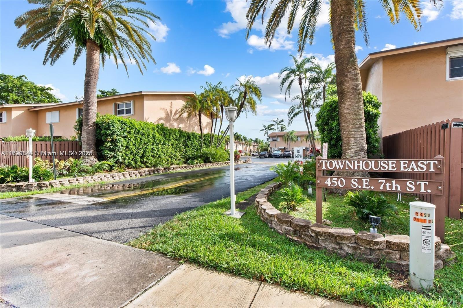 450 Se 7th St 230, Dania Beach, Miami-Dade County, Florida - 2 Bedrooms  
2 Bathrooms - 