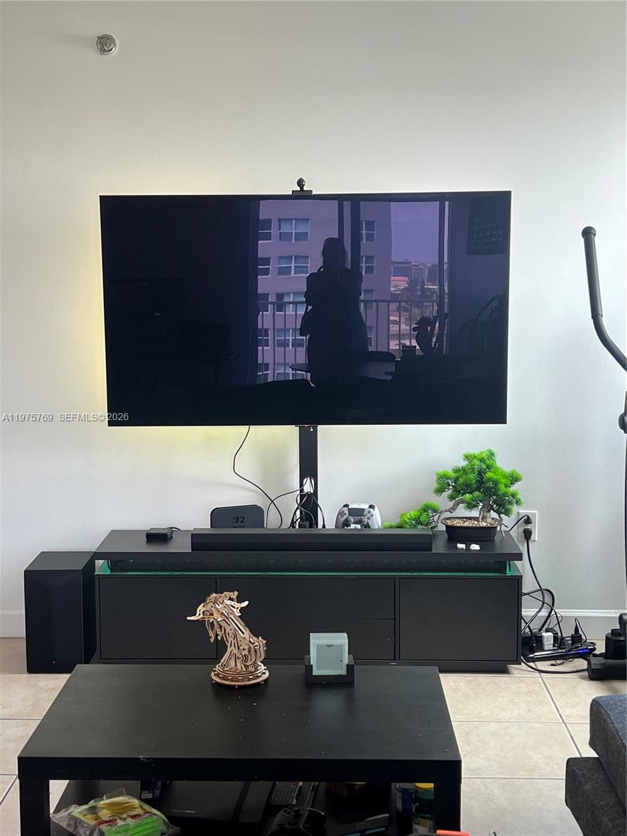 Madison Condo - Residential