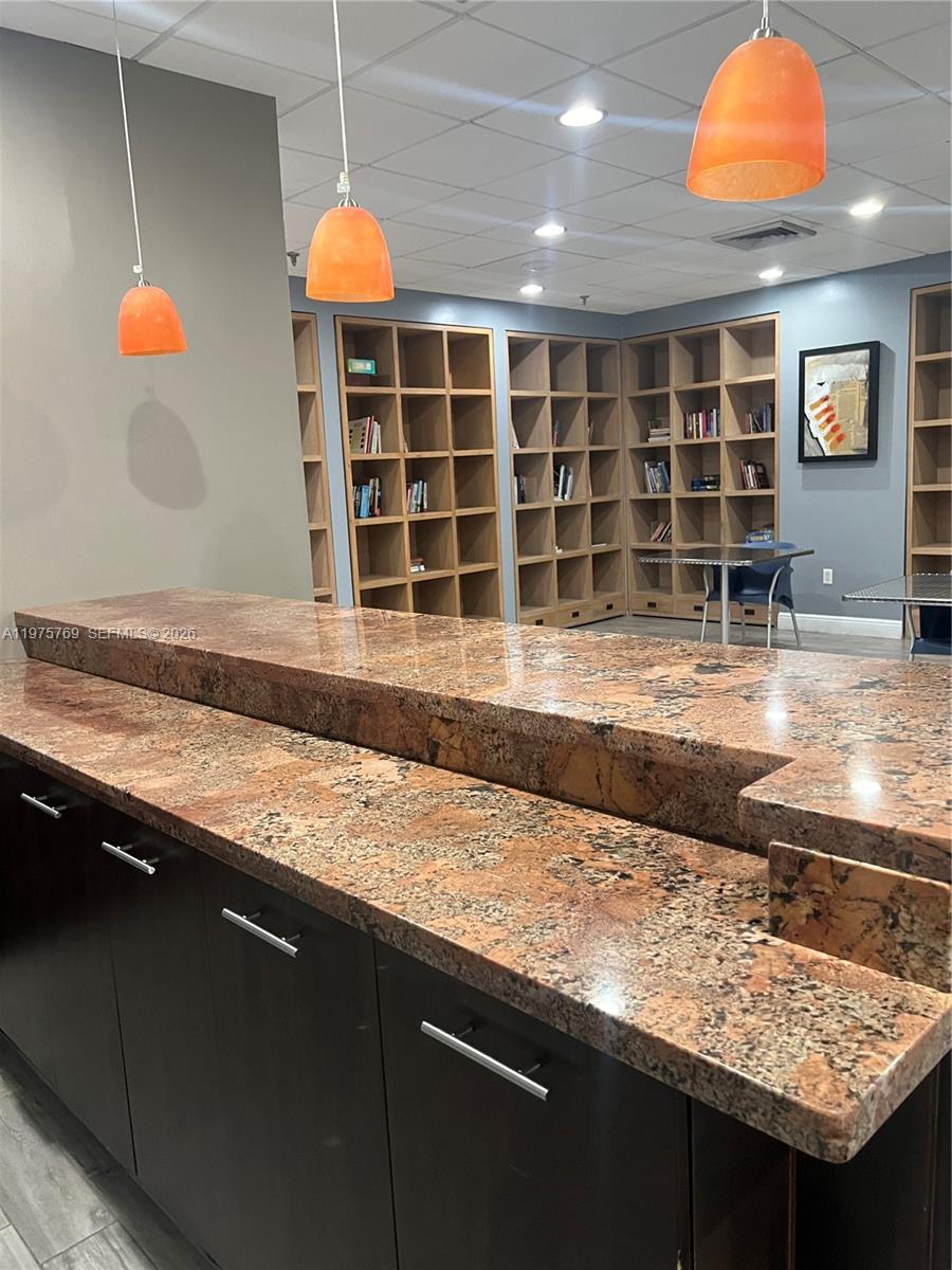 Madison Condo - Residential