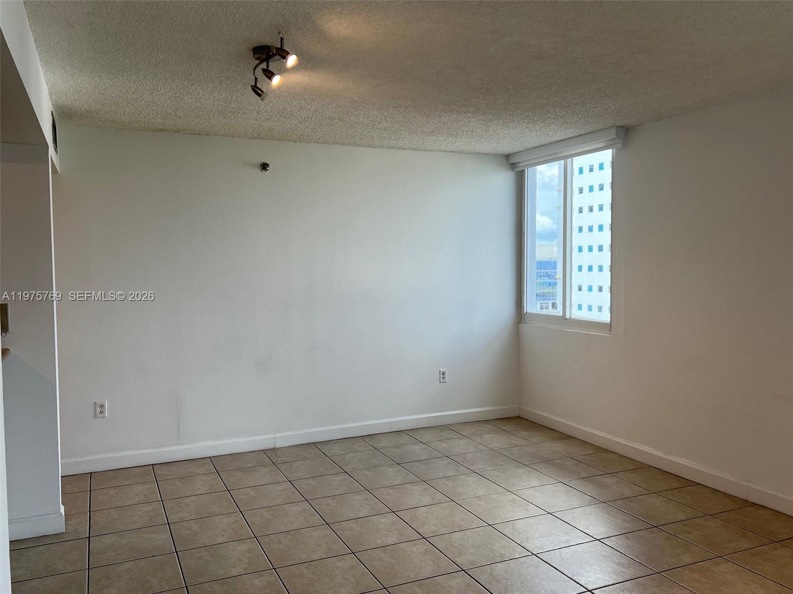 Madison Condo - Residential