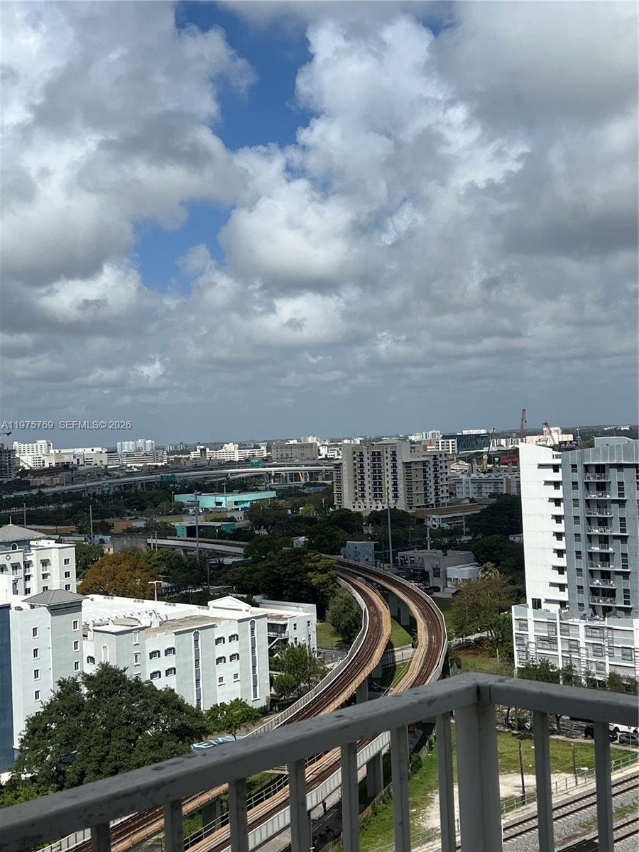 Madison Condo - Residential