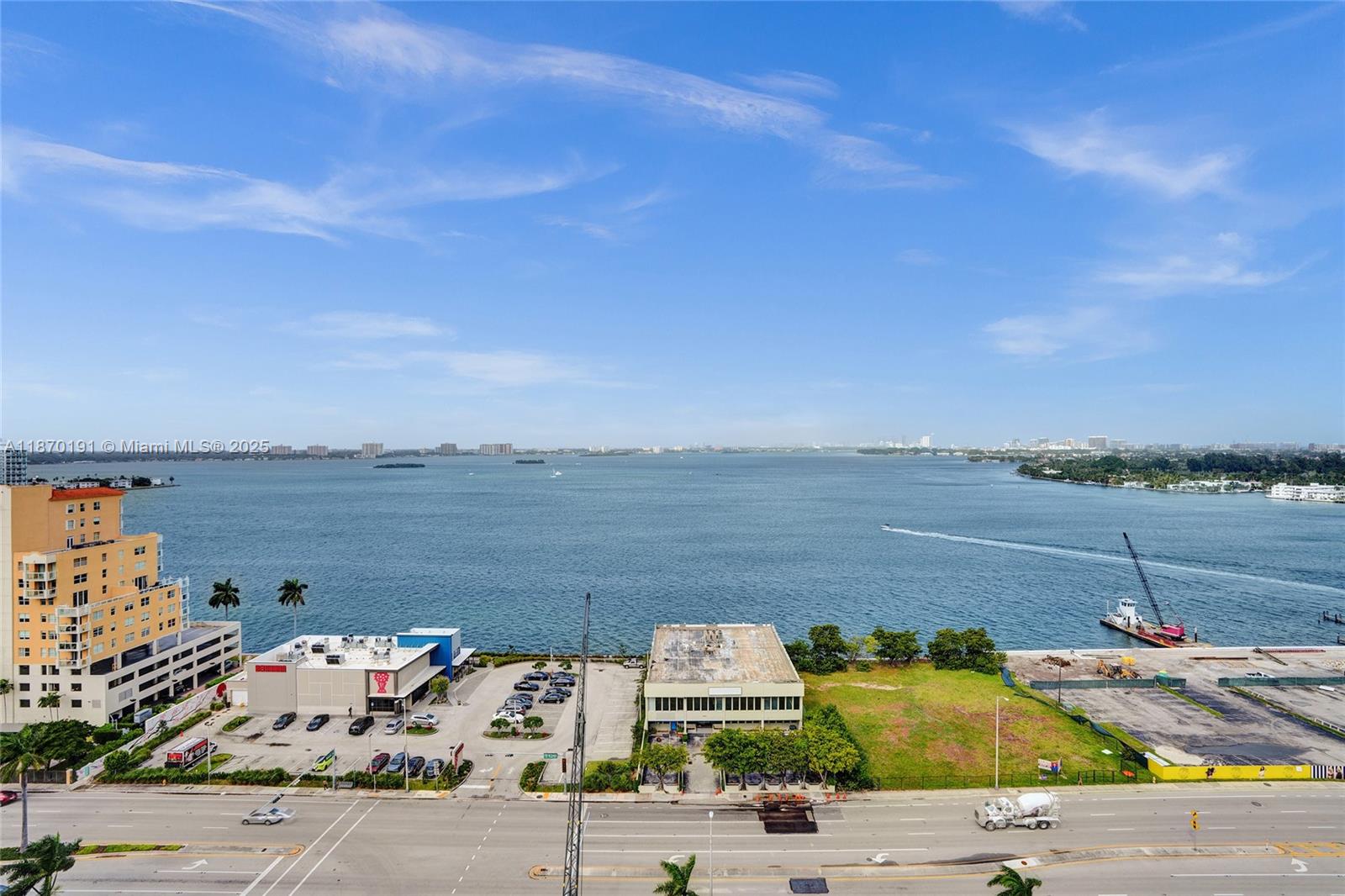 THE LEXI CONDO - Residential