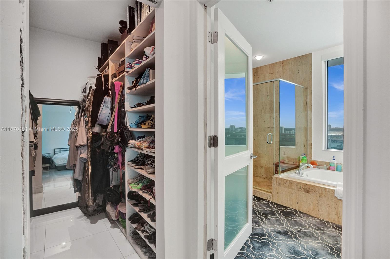 THE LEXI CONDO - Residential