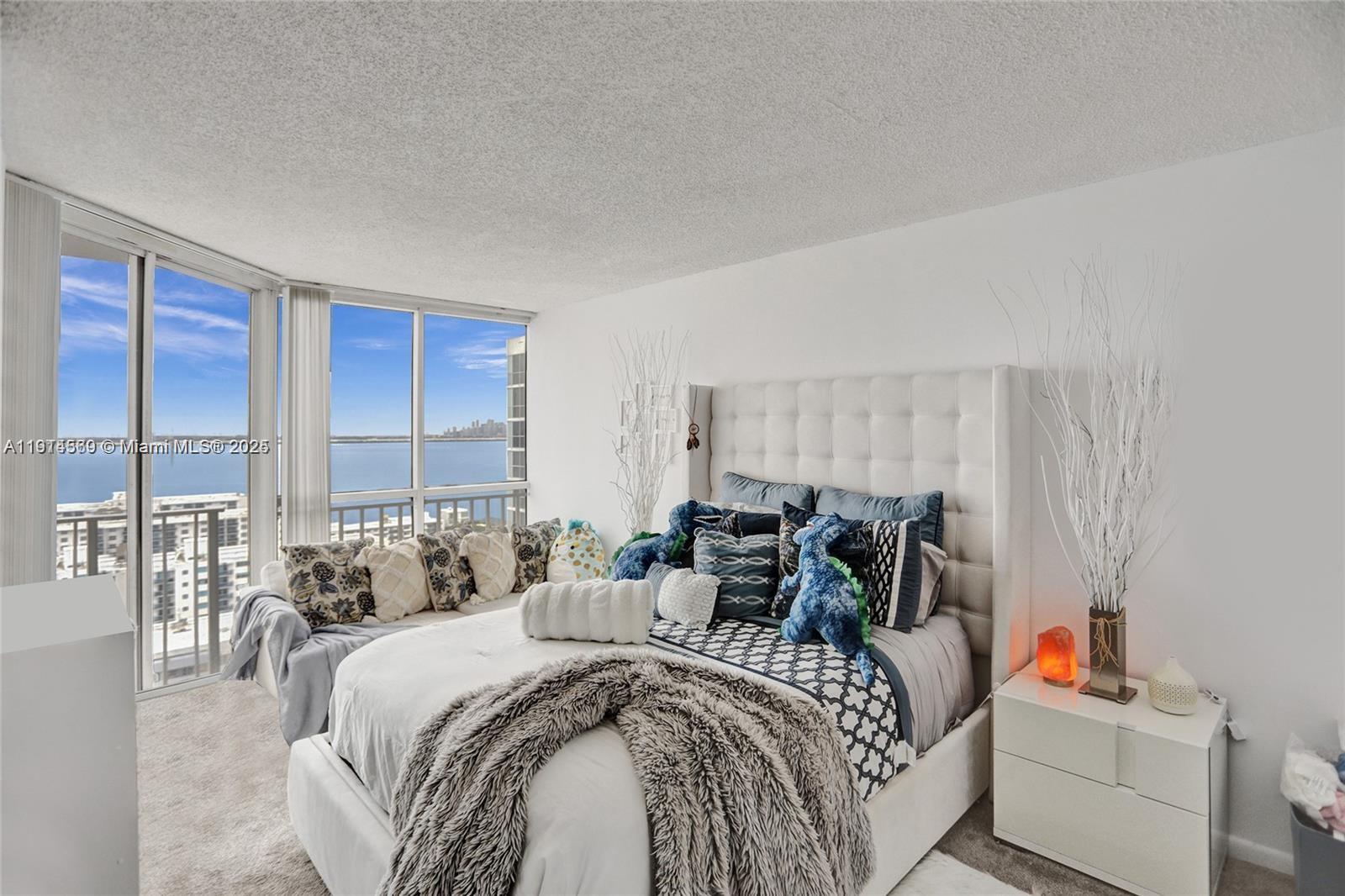 THE GRANDVIEW PALACE COND - Residential