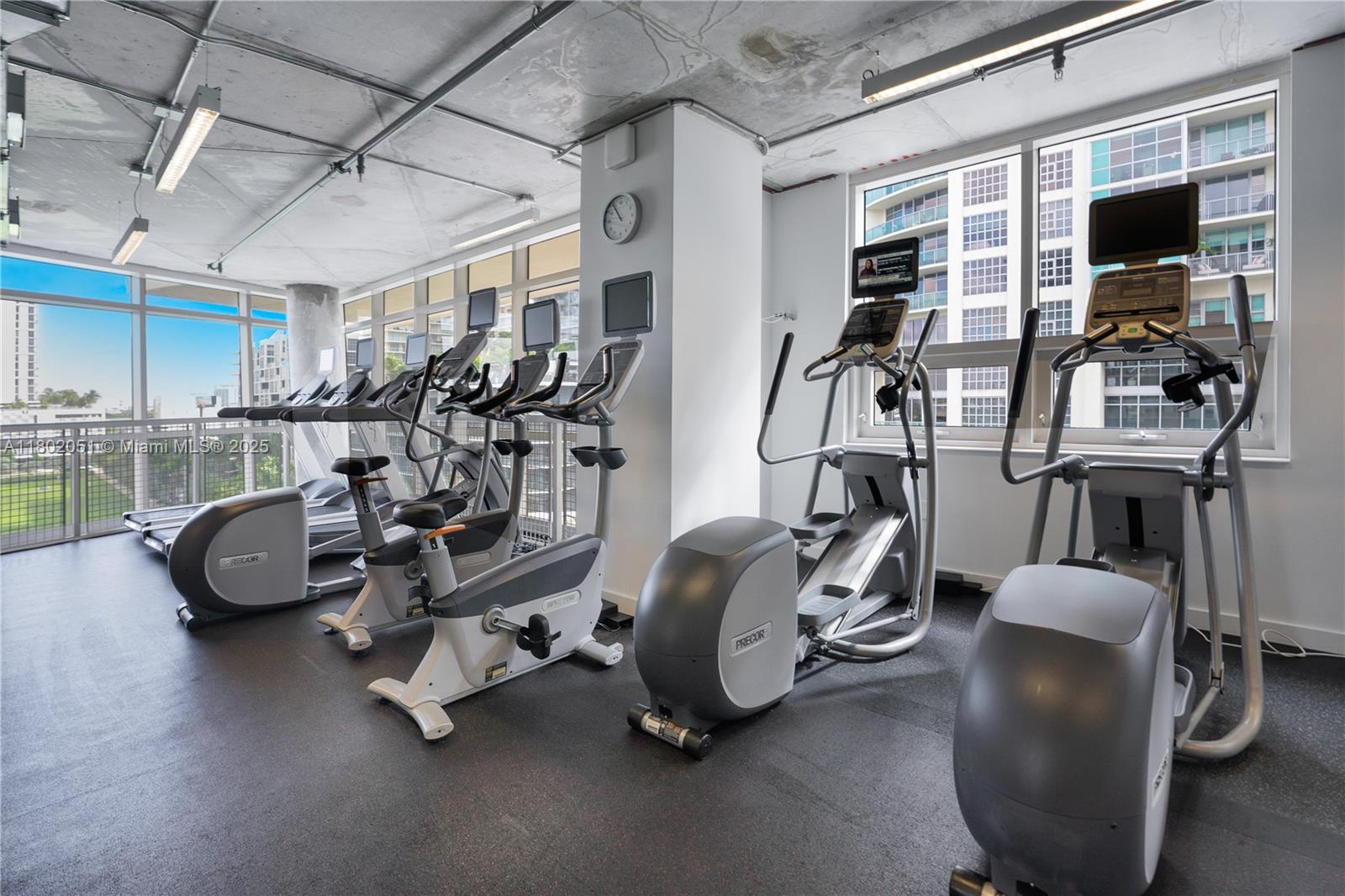 MIDBLOCK MIAMI CONDO - Residential