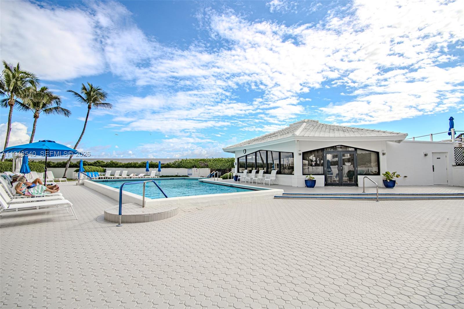 MAYFAIR HOUSE CONDO - Residential