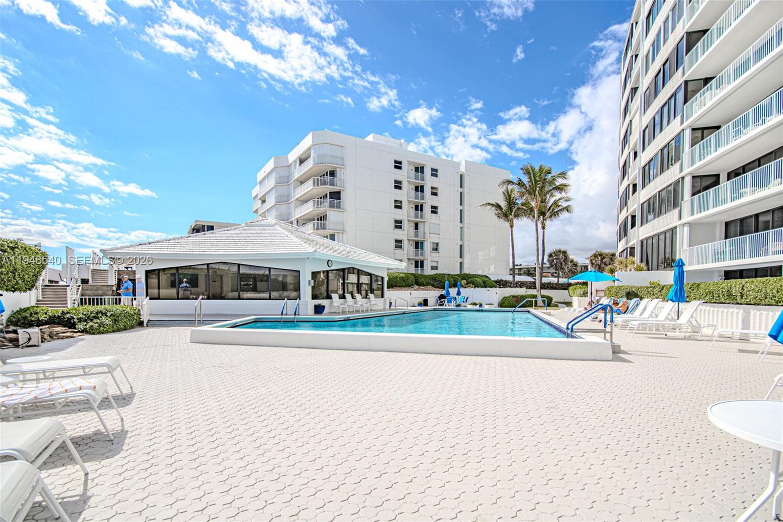 MAYFAIR HOUSE CONDO - Residential