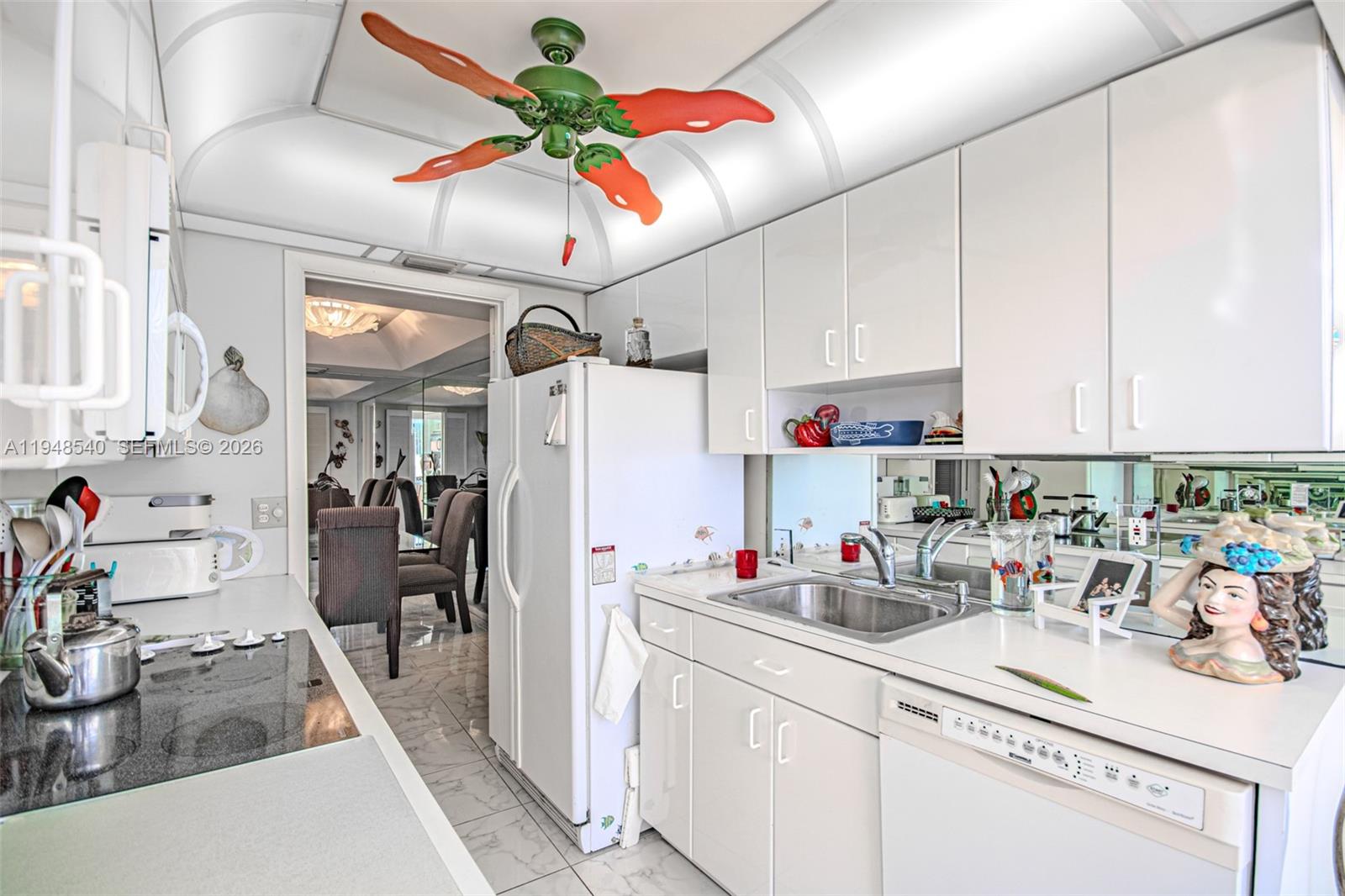 MAYFAIR HOUSE CONDO - Residential