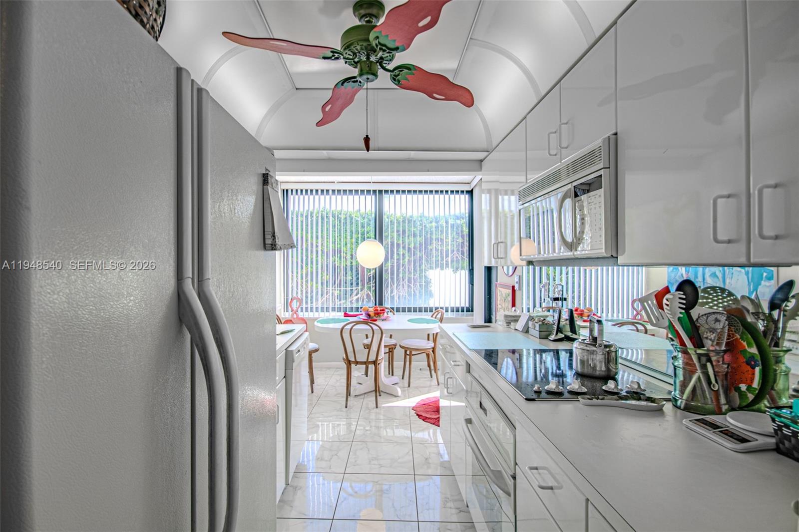 MAYFAIR HOUSE CONDO - Residential