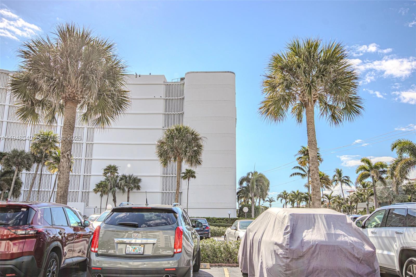 MAYFAIR HOUSE CONDO - Residential