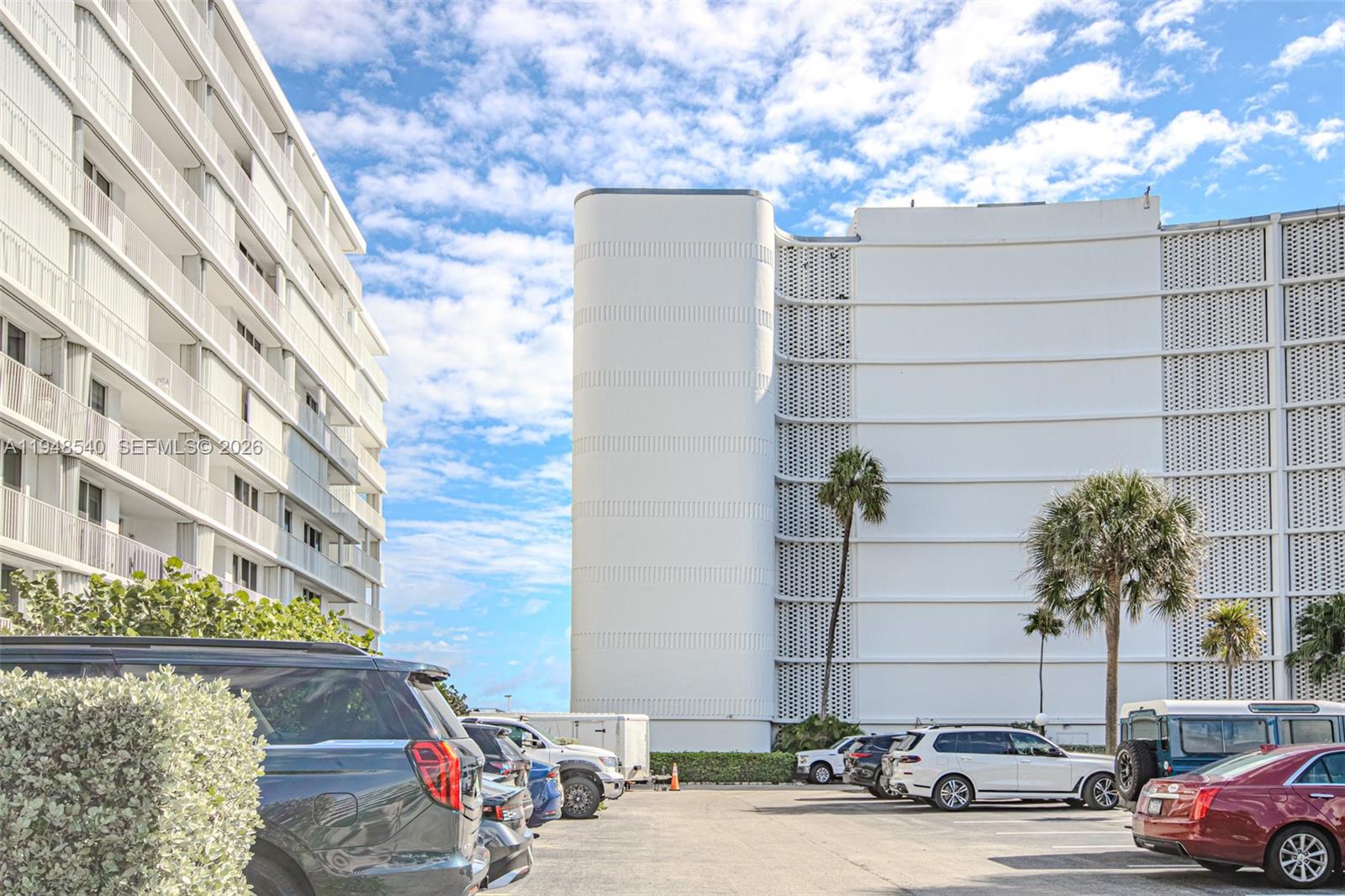 MAYFAIR HOUSE CONDO - Residential